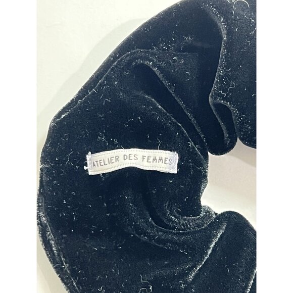 Atelier Des Femmes Velvet Scrunchie in Black